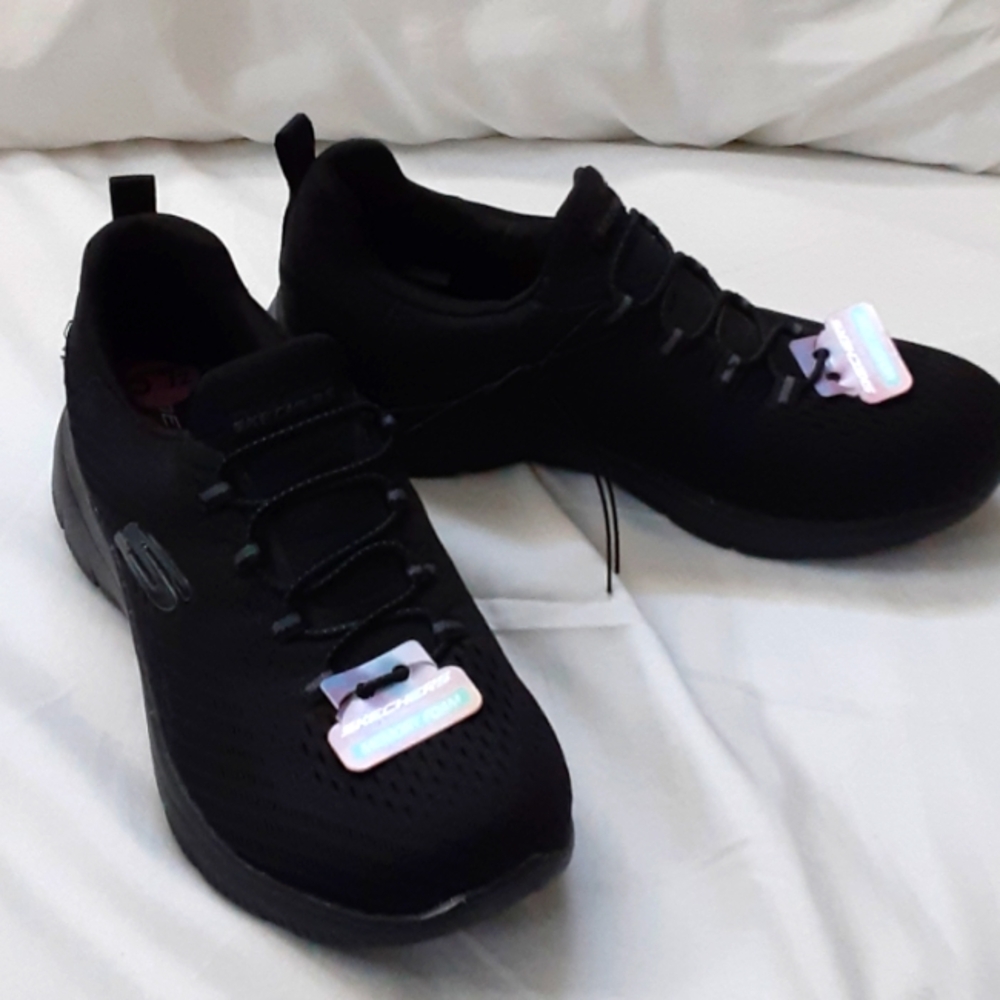 Skechers Black Sneakers sz 5 1/2